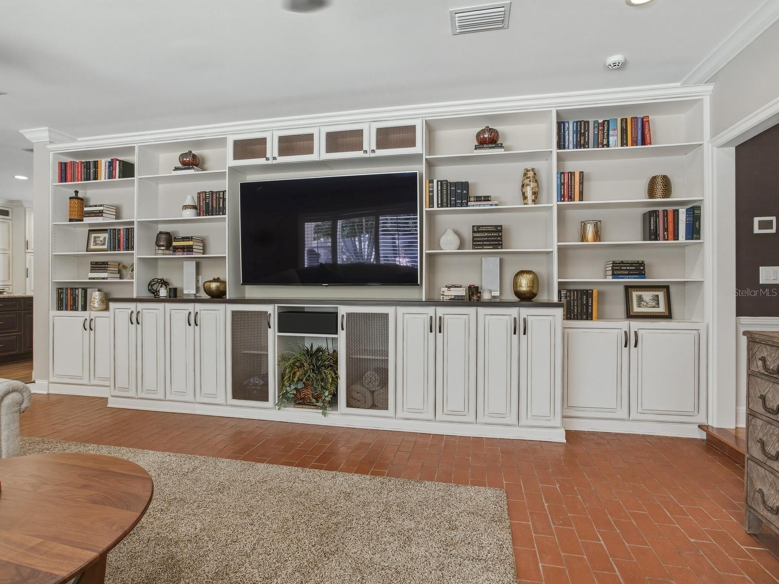 Image 9 of 33 For 4507 Watrous Avenue