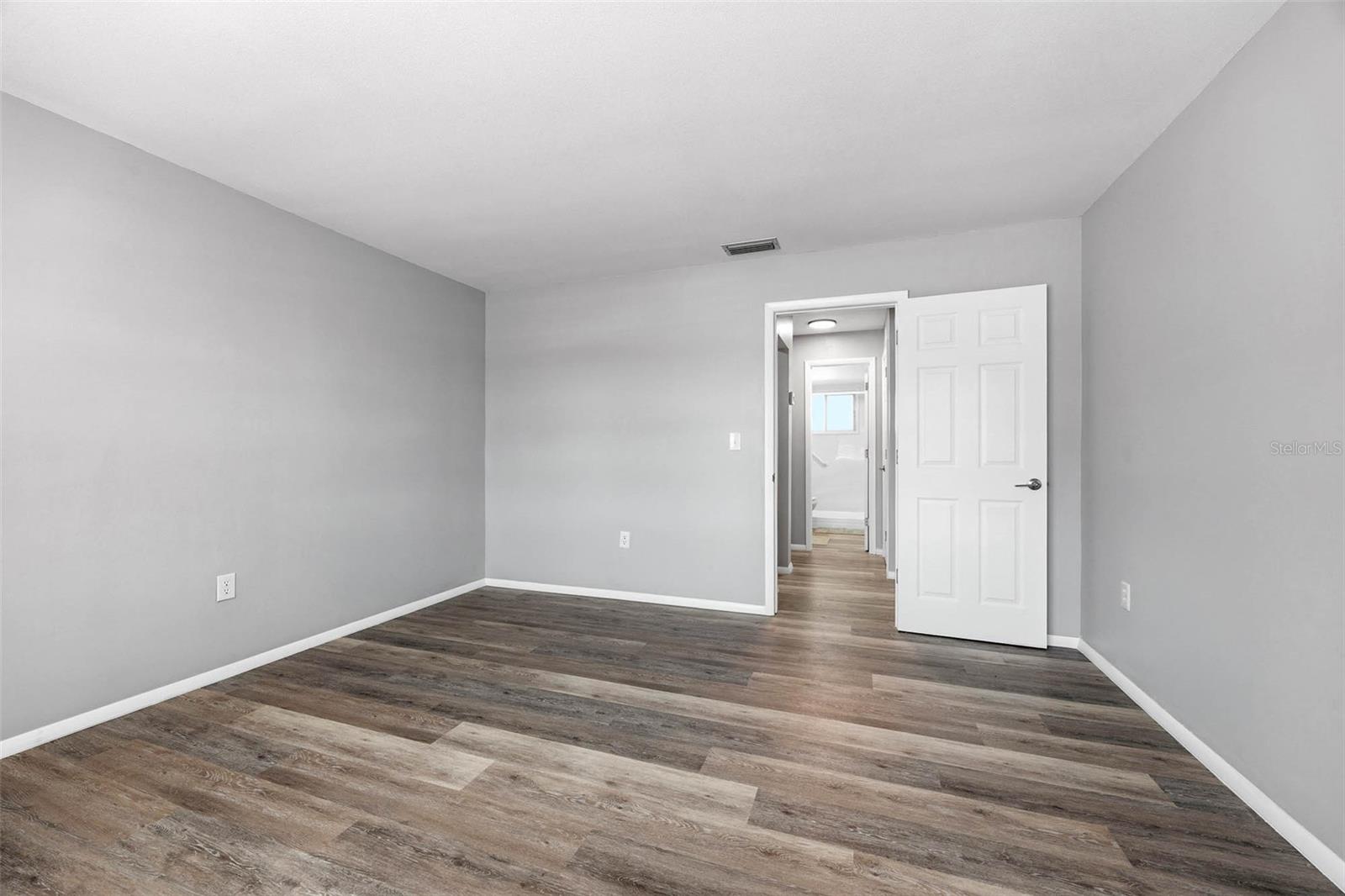 Image 18 of 41 For 2900 45th Street S 7