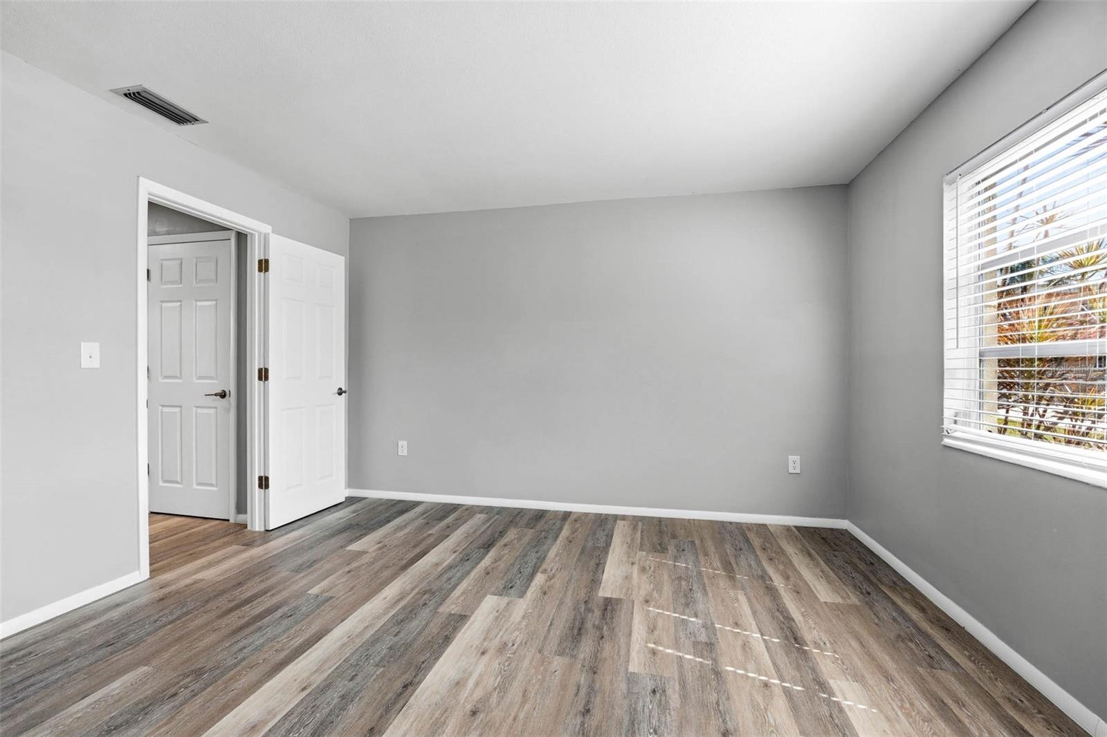 Image 19 of 41 For 2900 45th Street S 7