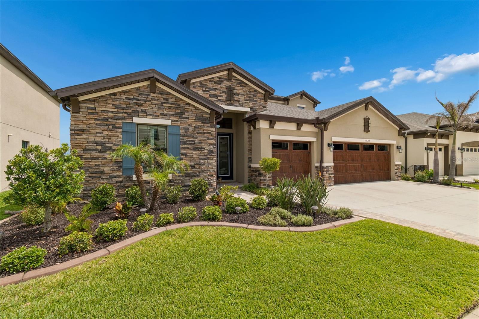 Listing photo id 0 for 14622 Red Castle Avenue