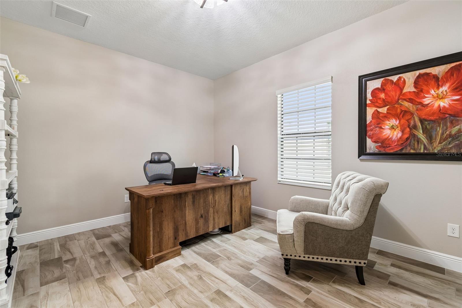 Listing photo id 22 for 14622 Red Castle Avenue