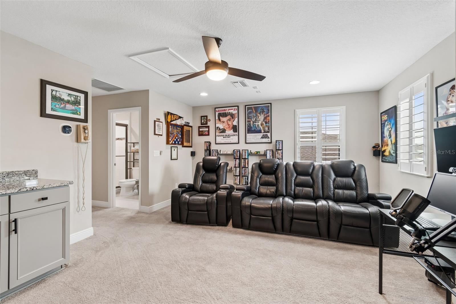 Listing photo id 26 for 14622 Red Castle Avenue