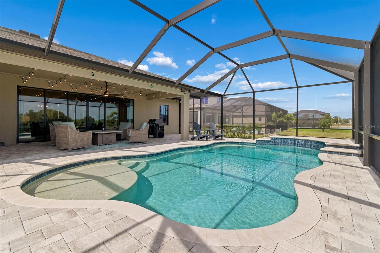 Listing photo id 33 for 14622 Red Castle Avenue