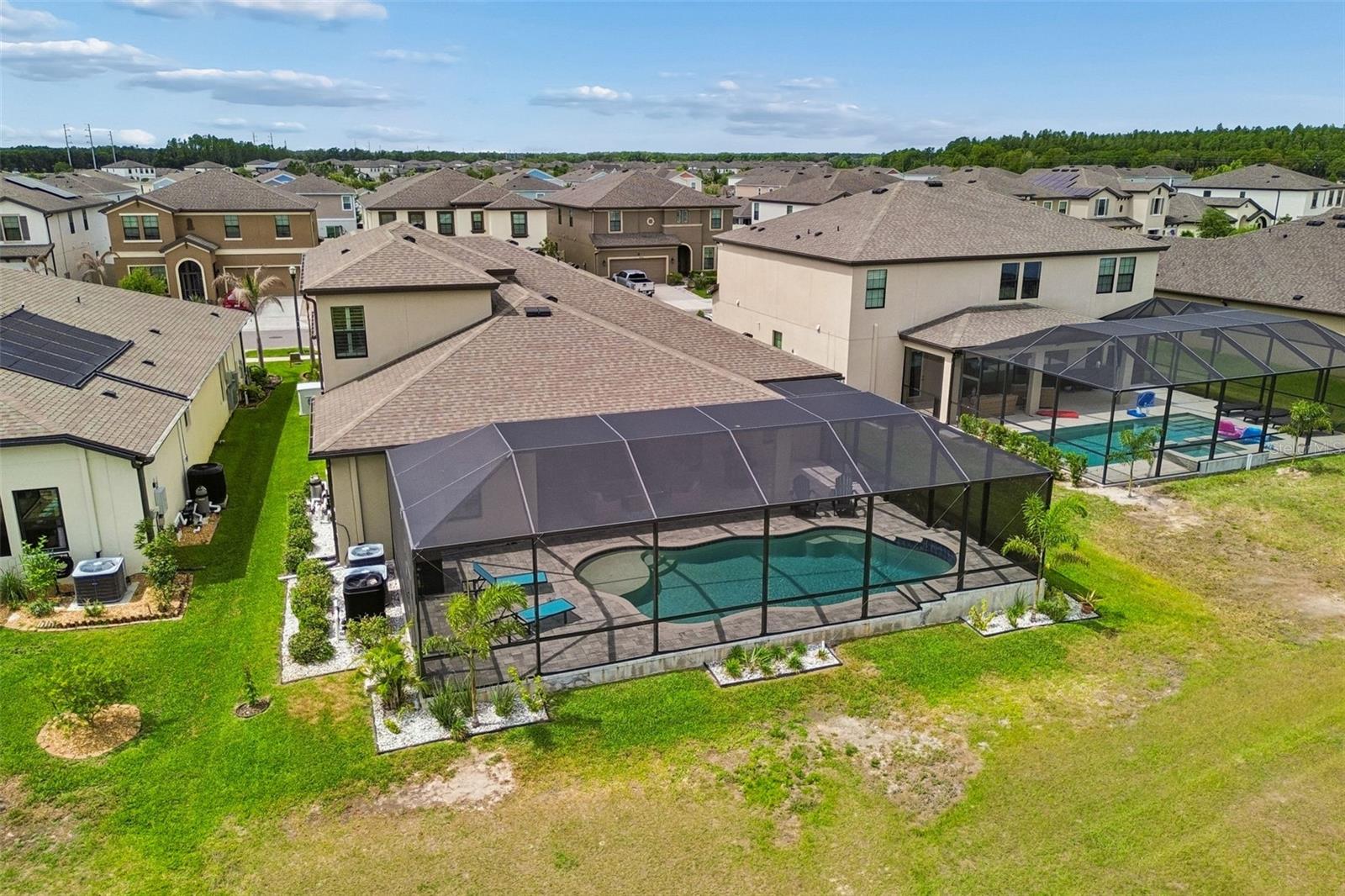 Listing photo id 37 for 14622 Red Castle Avenue