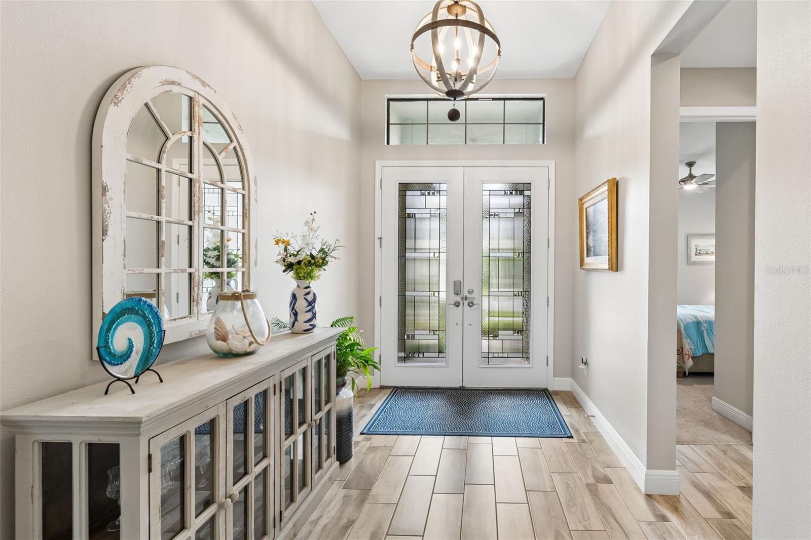 Listing photo id 4 for 14622 Red Castle Avenue