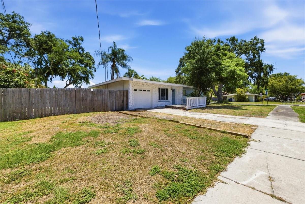 Image 4 of 35 For 1317 Lady Marion Lane