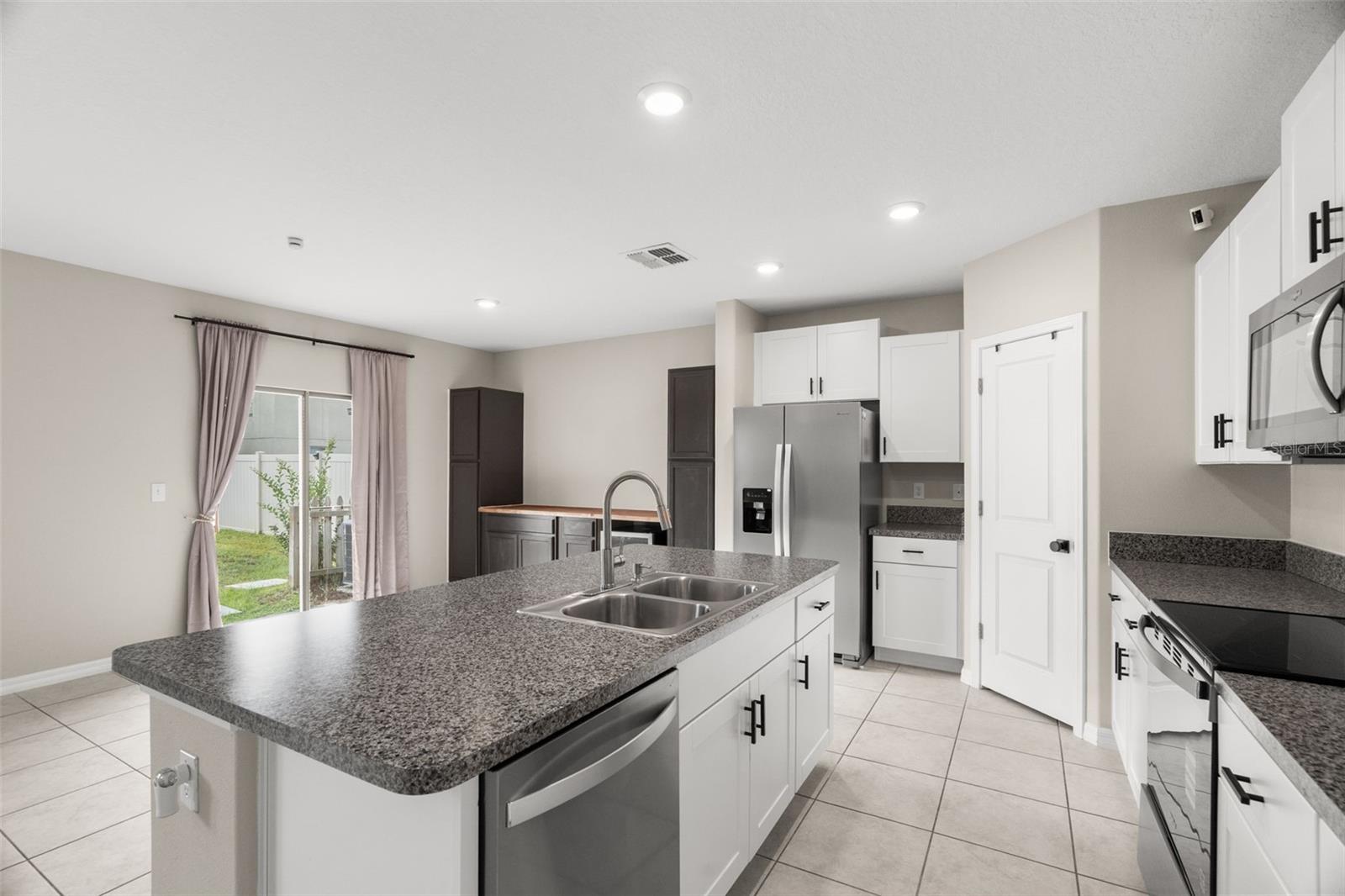 Image 20 of 38 For 4529 Eternal Prince Drive
