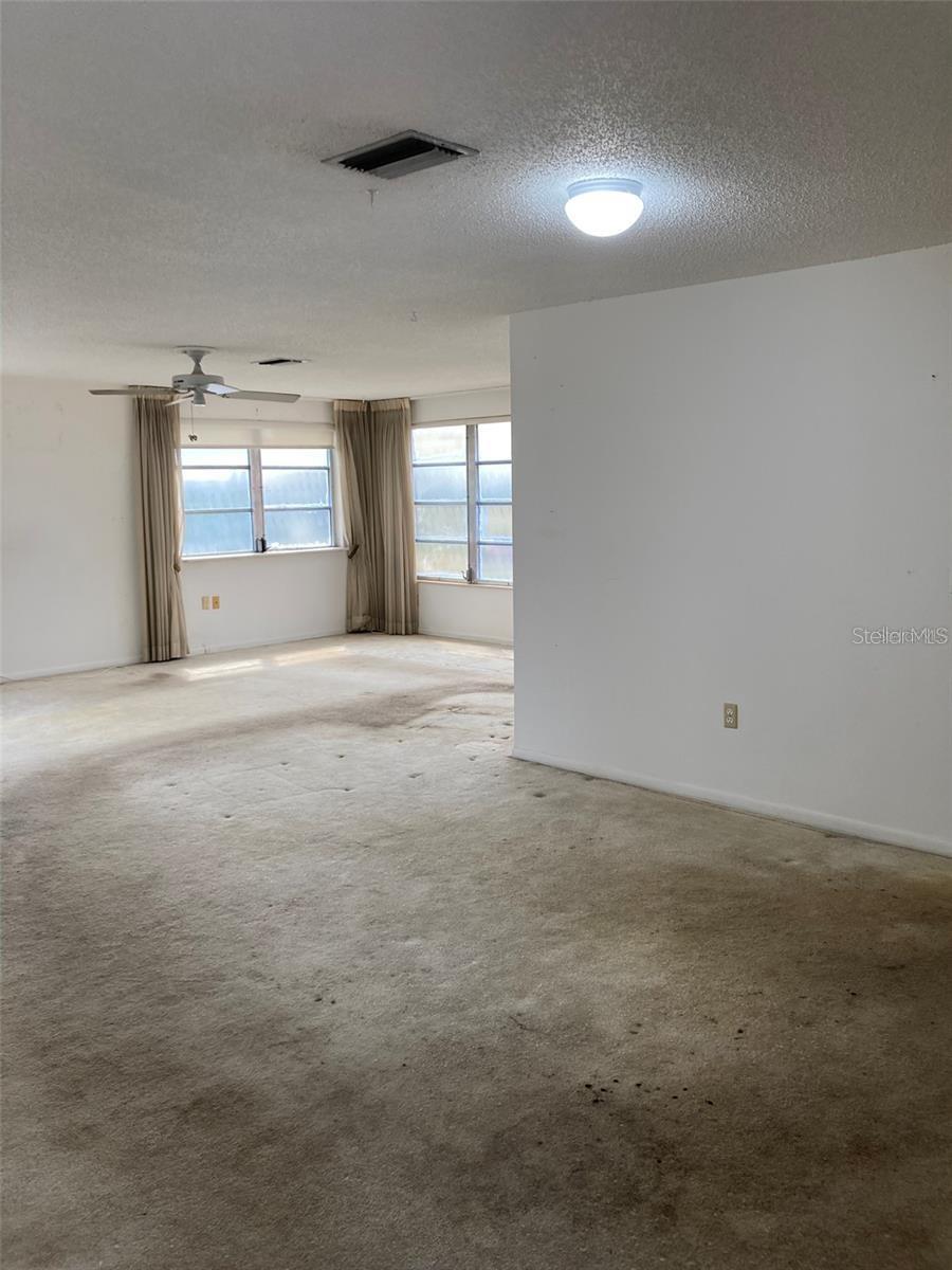 Image 5 of 39 For 5521 80th Street N 516