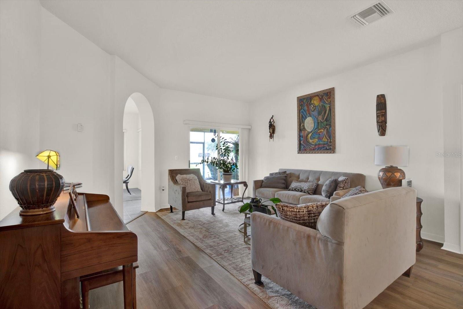 Image 10 of 70 For 18123 Kara Court