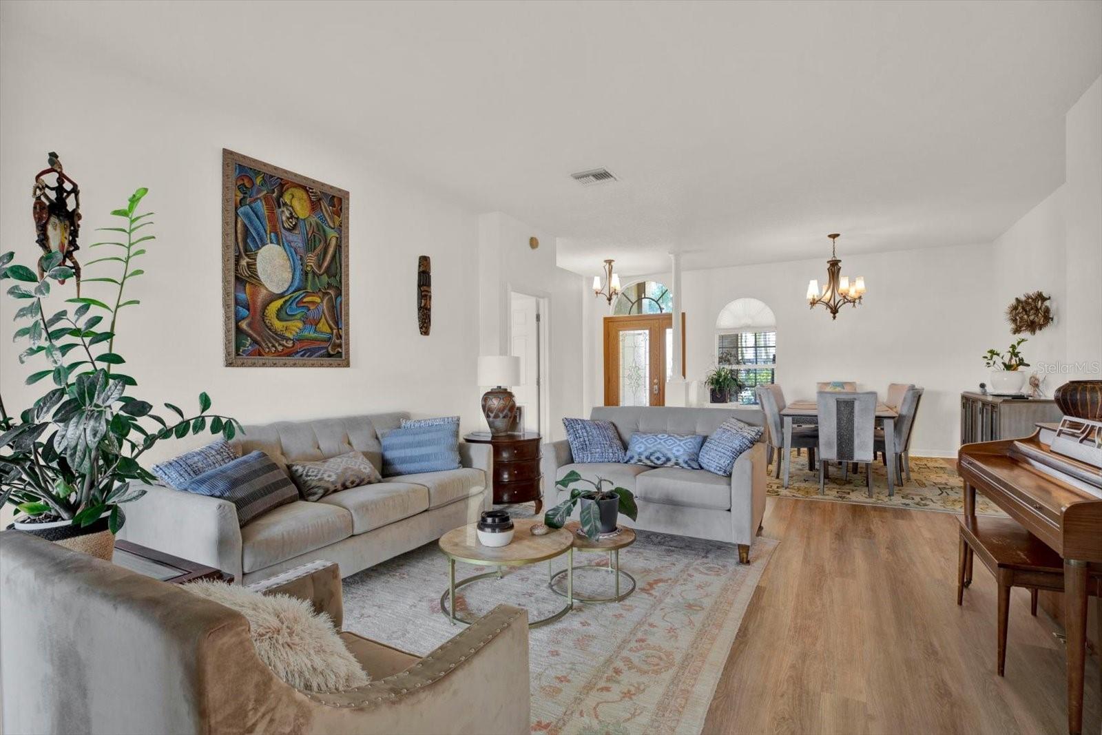 Image 11 of 70 For 18123 Kara Court