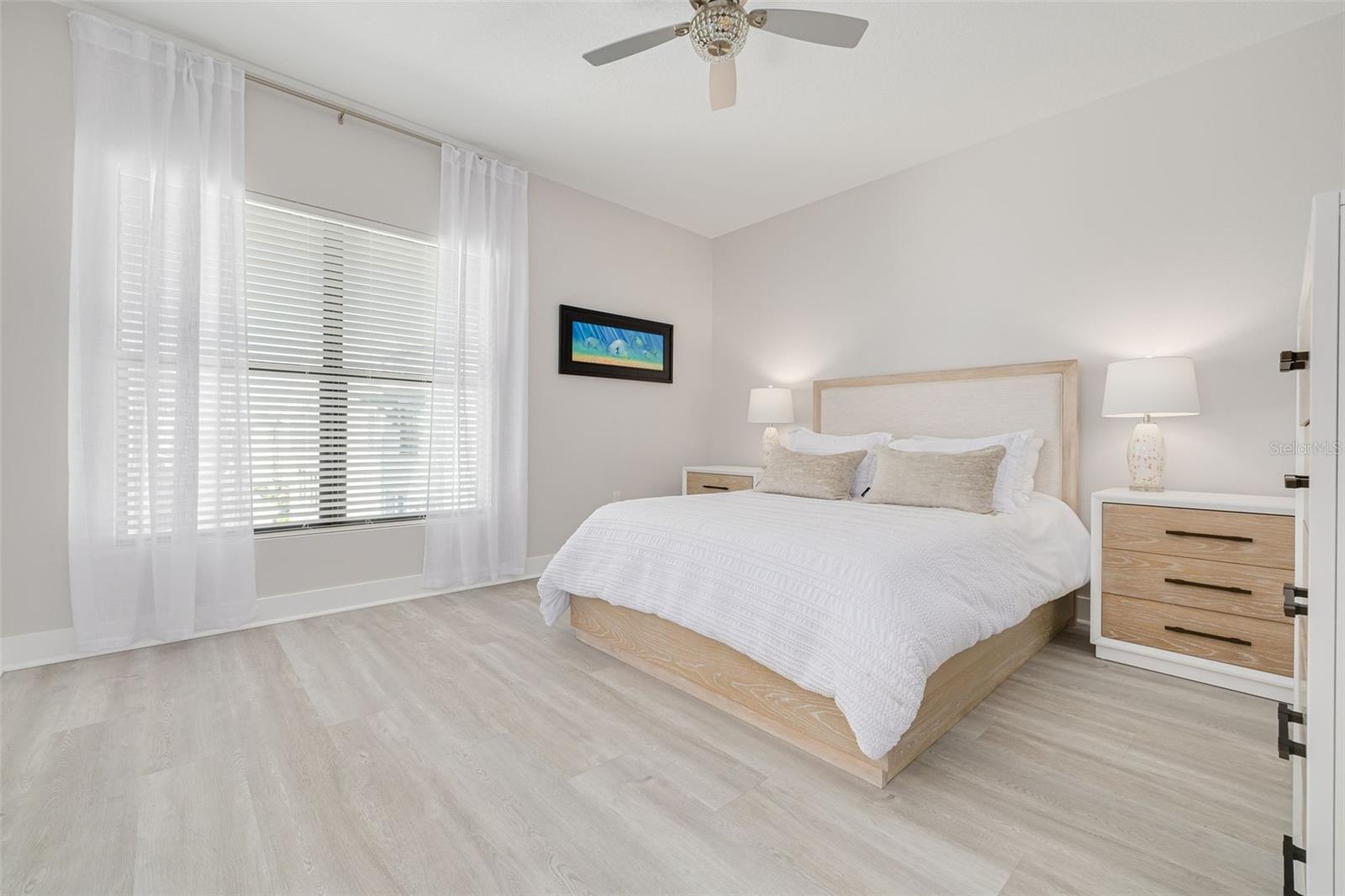 Image 12 of 27 For 946 Highland Avenue 8
