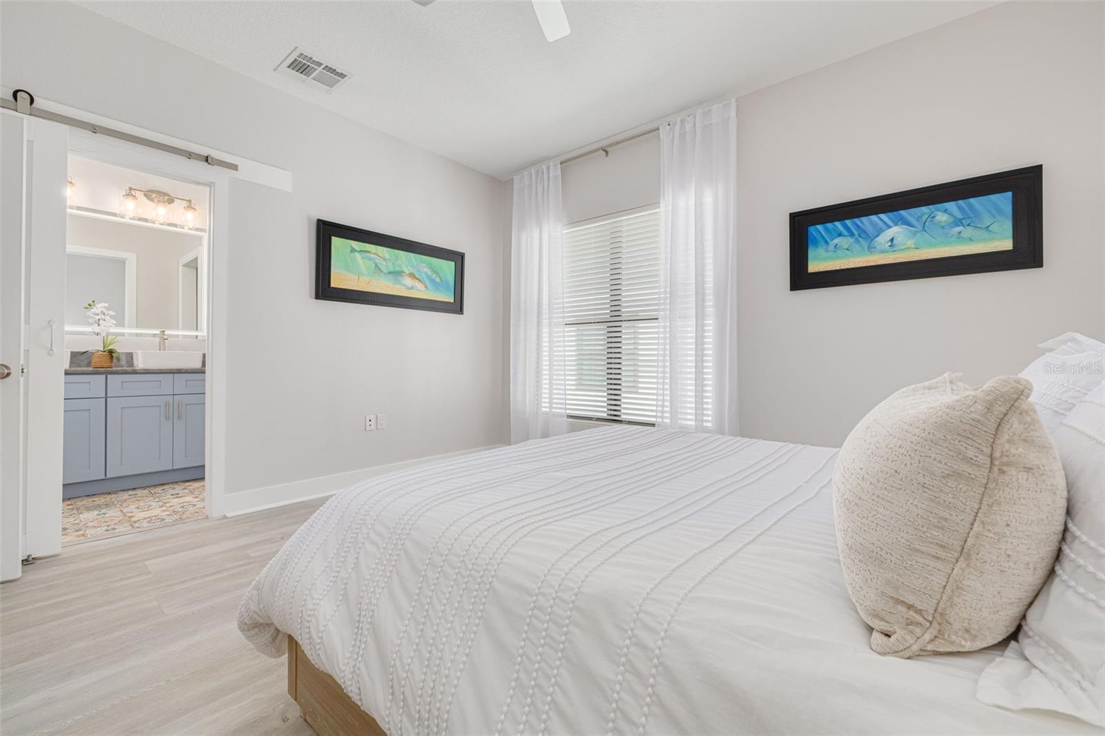 Image 13 of 27 For 946 Highland Avenue 8