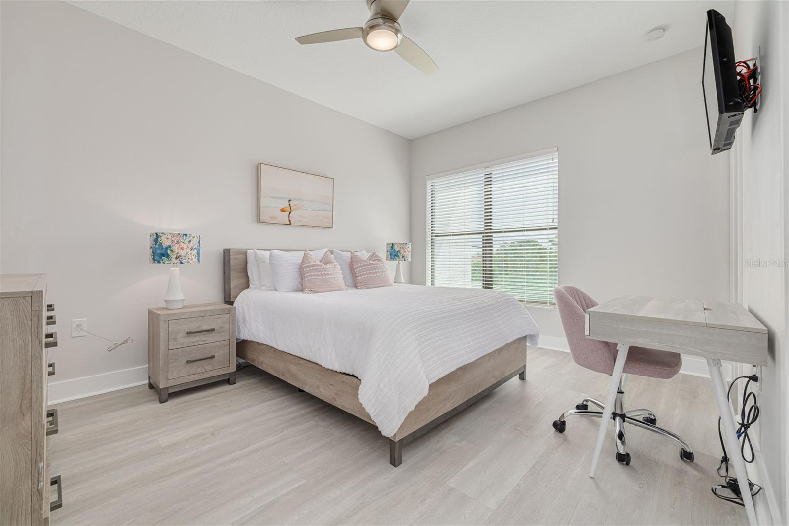 Image 16 of 27 For 946 Highland Avenue 8