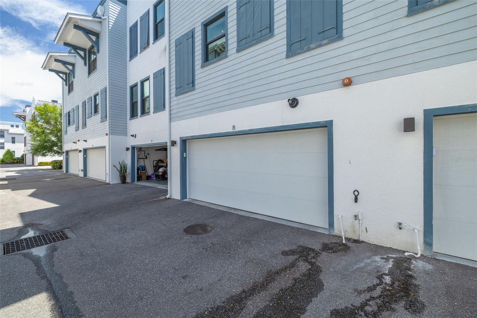 Image 22 of 27 For 946 Highland Avenue 8