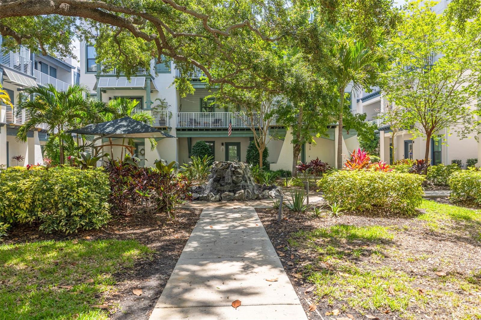 Image 25 of 27 For 946 Highland Avenue 8