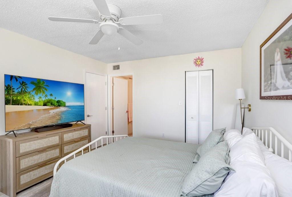 Image 13 of 39 For 2424 Tampa Bay Boulevard M205