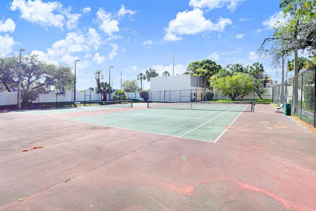 Image 24 of 39 For 2424 Tampa Bay Boulevard M205