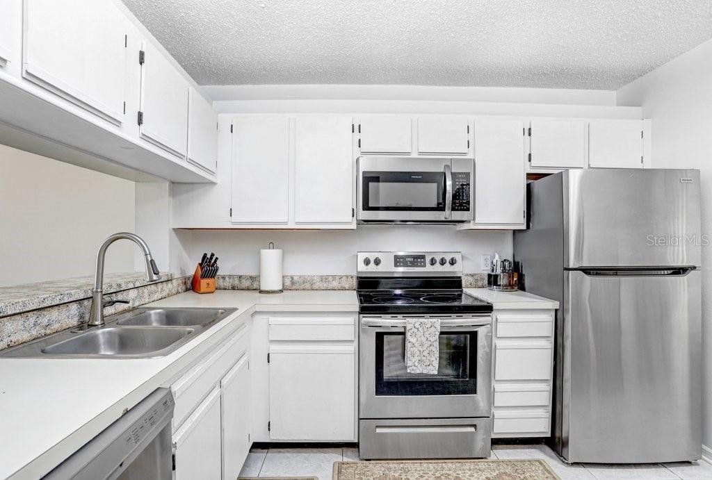 Image 9 of 39 For 2424 Tampa Bay Boulevard M205