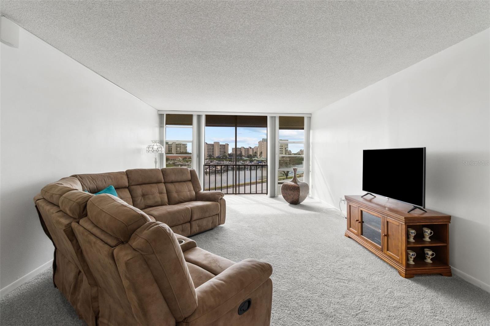 Image 18 of 44 For 7400 Sun Island Drive S 412
