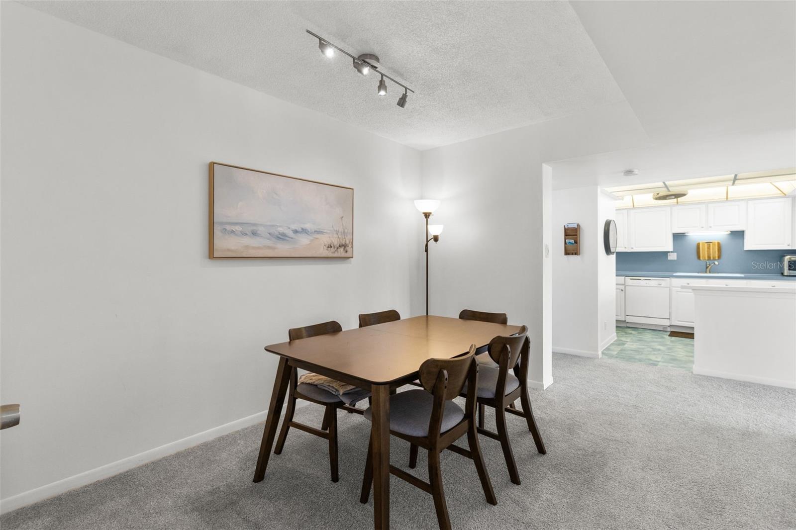 Image 23 of 44 For 7400 Sun Island Drive S 412