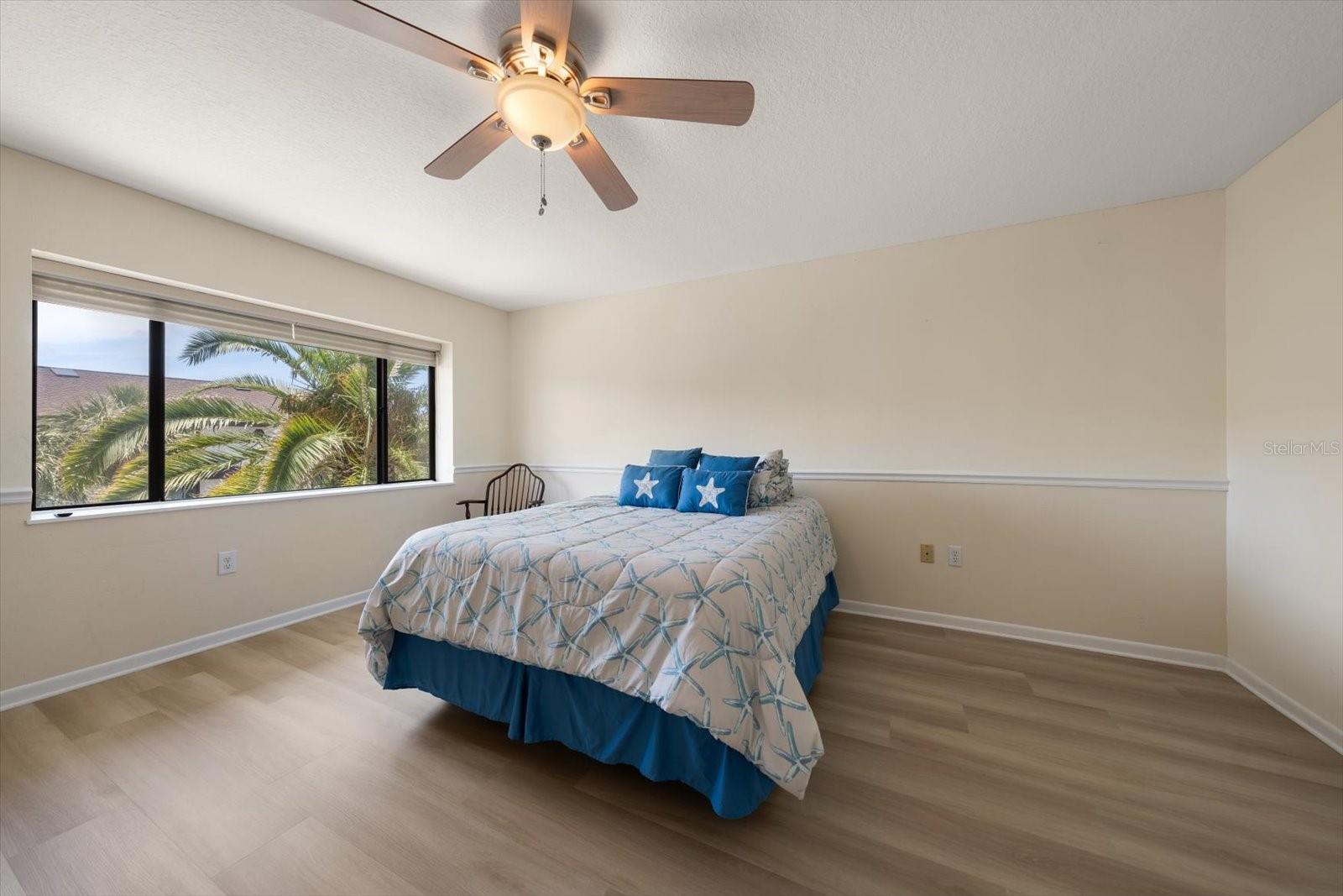 Image 30 of 59 For 118 Marina Del Rey Court