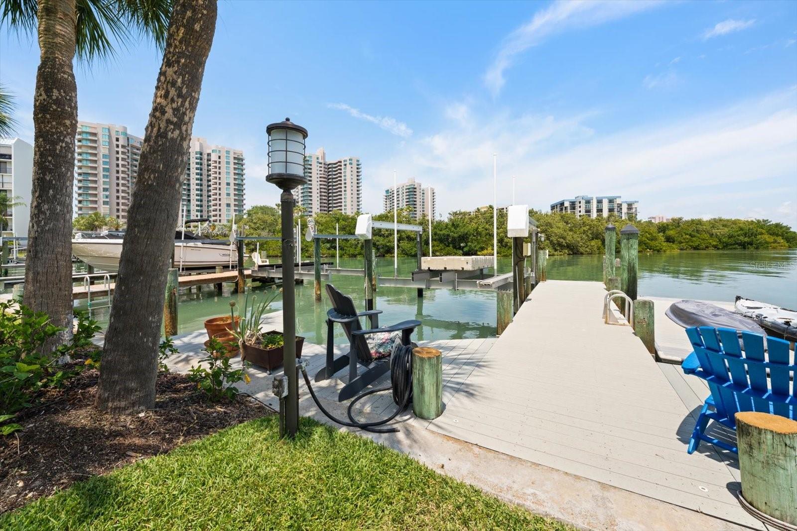 Image 39 of 59 For 118 Marina Del Rey Court