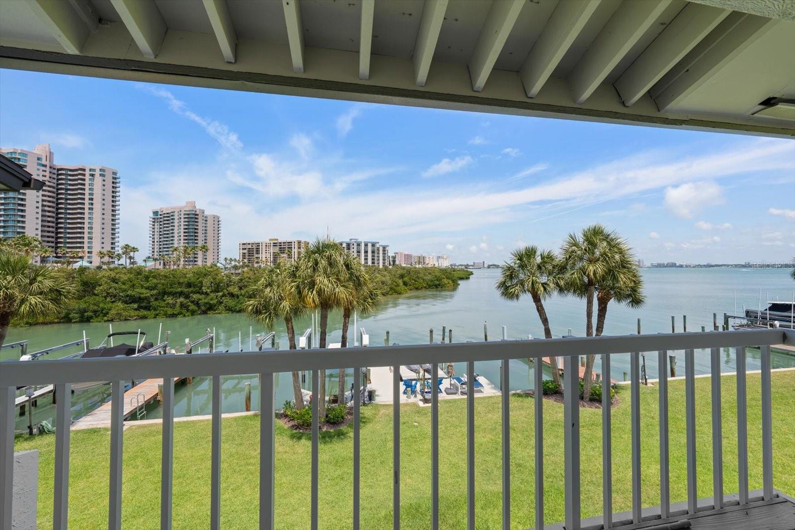 Image 41 of 59 For 118 Marina Del Rey Court