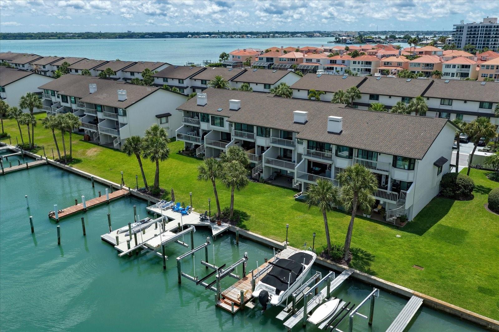 Image 49 of 59 For 118 Marina Del Rey Court