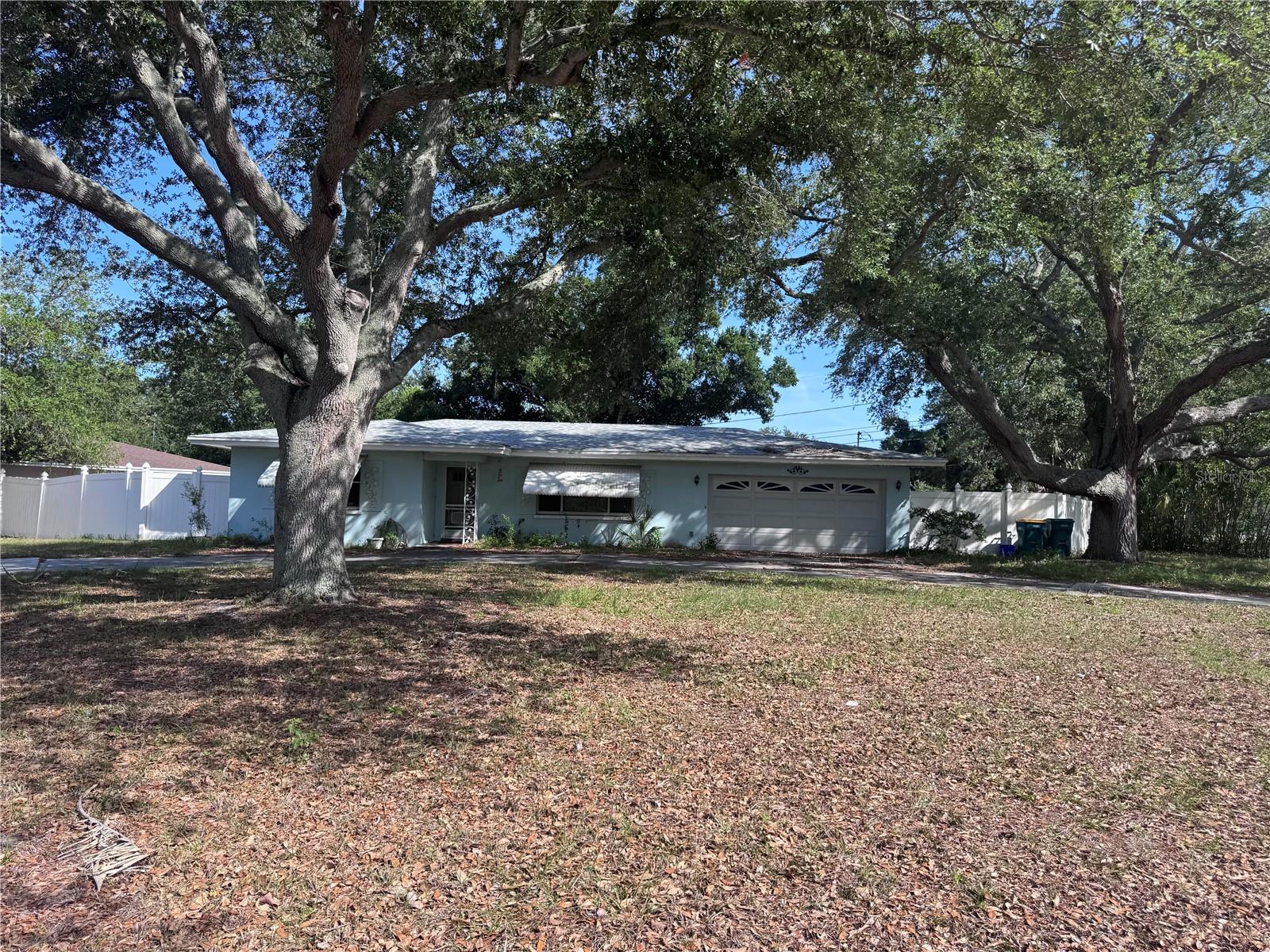 Image 4 of 27 For 1601 Hardwood Drive