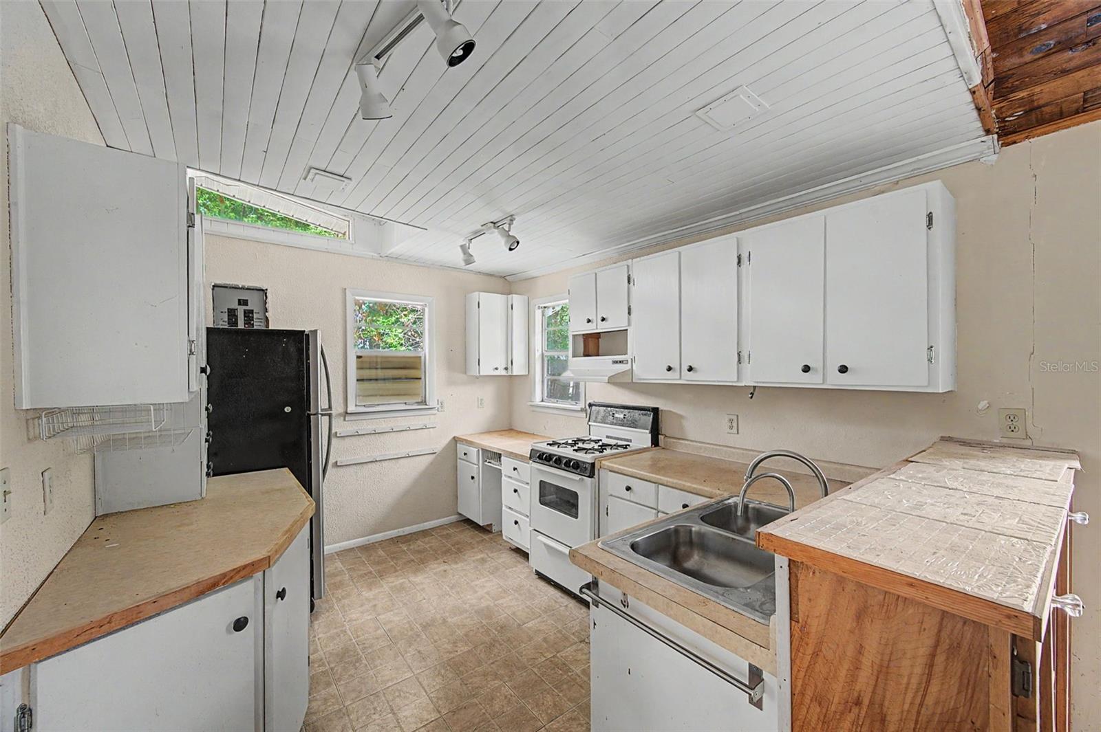Image 12 of 49 For 232 Cutrone Road