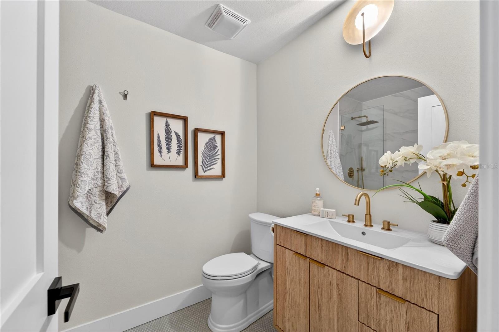 Image 21 of 33 For 2575 Granada Circle E