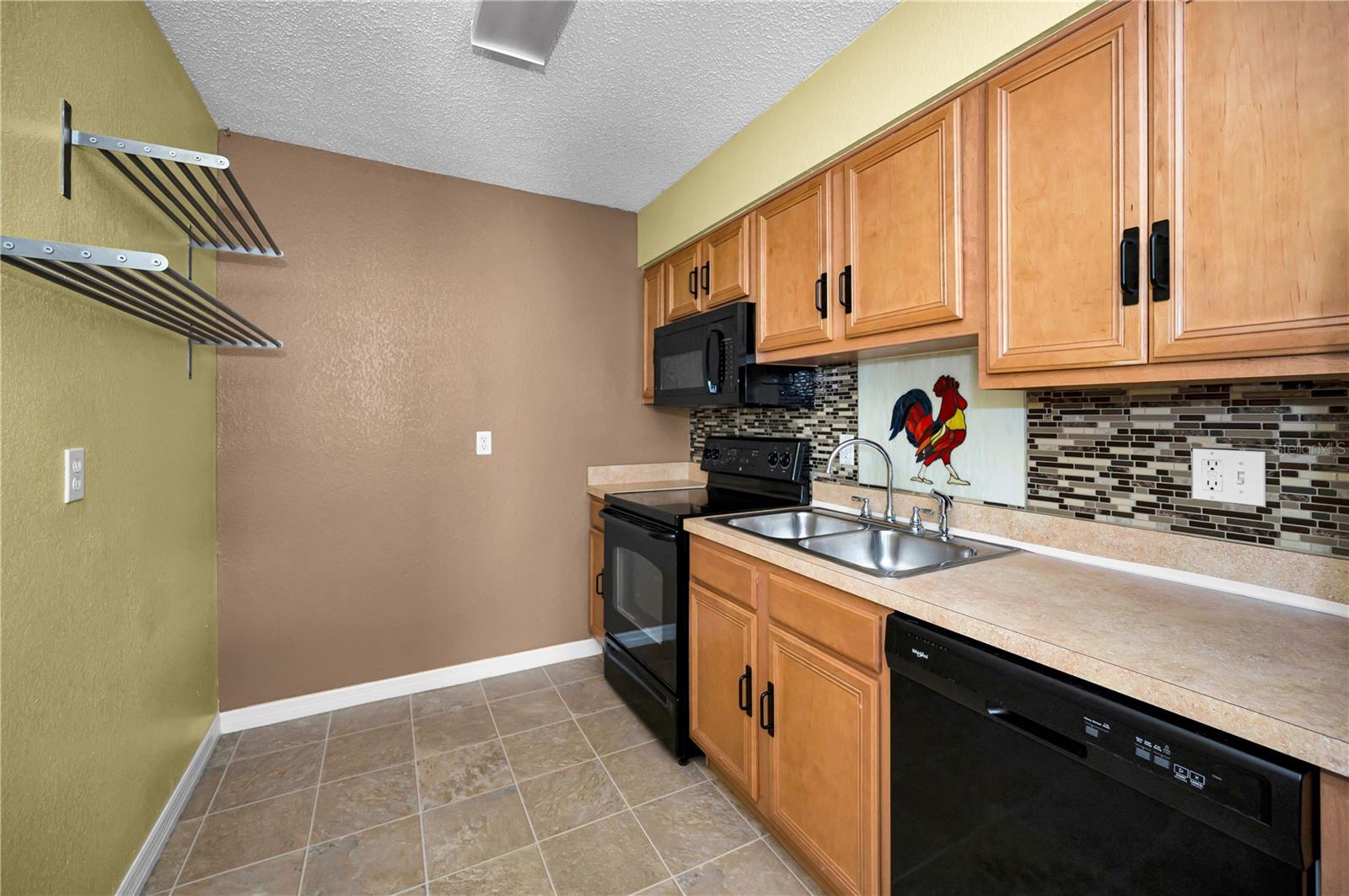 Image 17 of 33 For 743 Haven Place 743