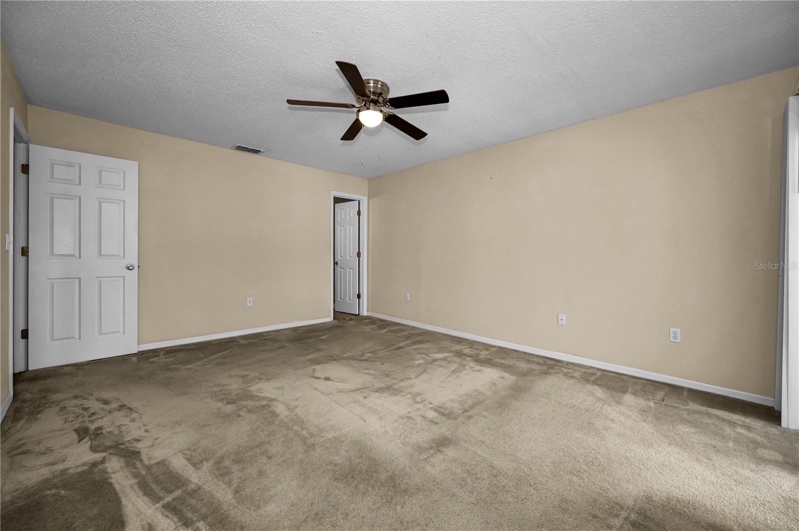 Image 18 of 33 For 743 Haven Place 743