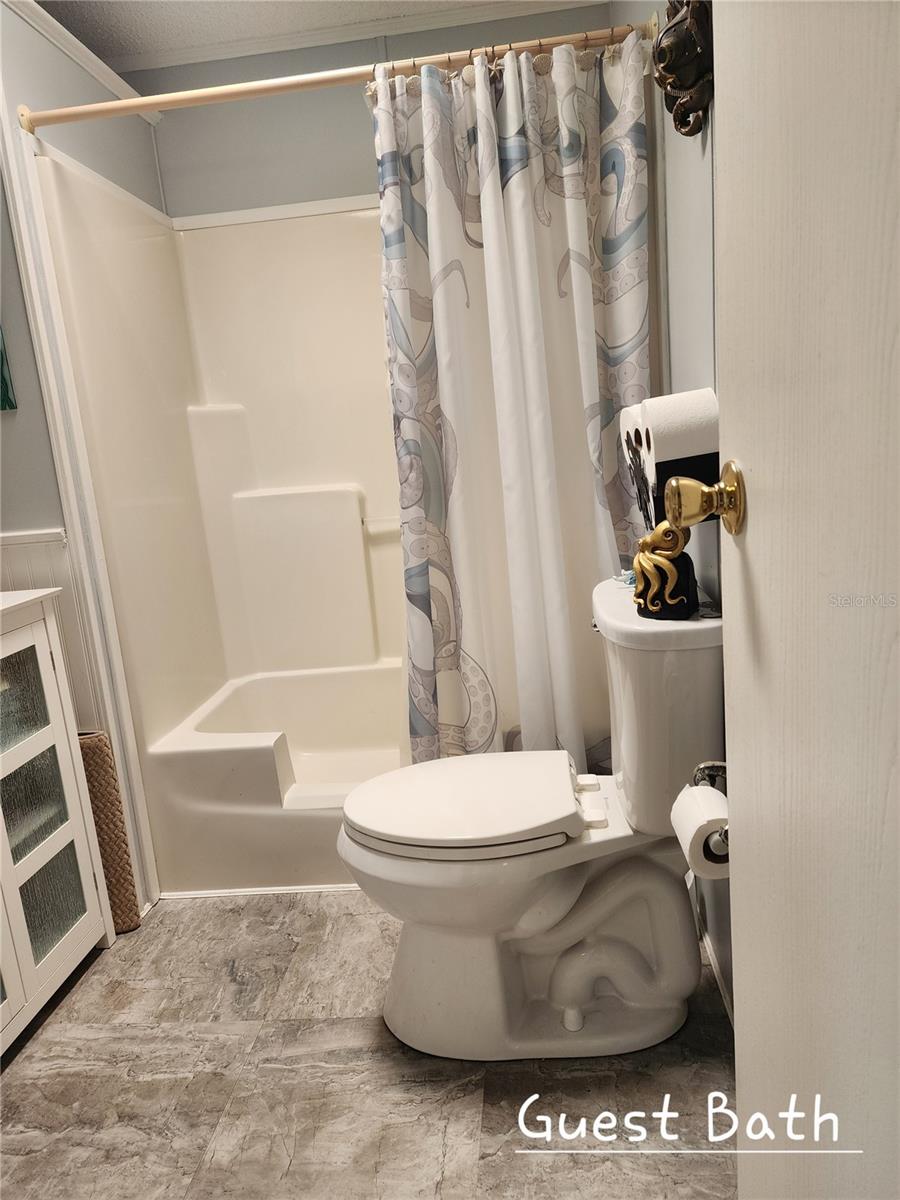 Image 18 of 20 For 1001 Starkey Road 758