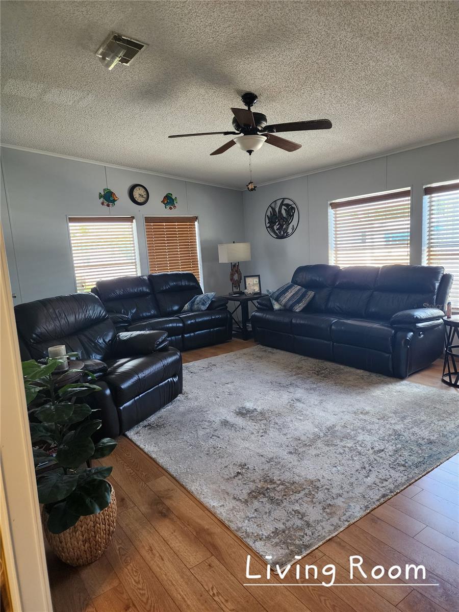 Image 2 of 20 For 1001 Starkey Road 758