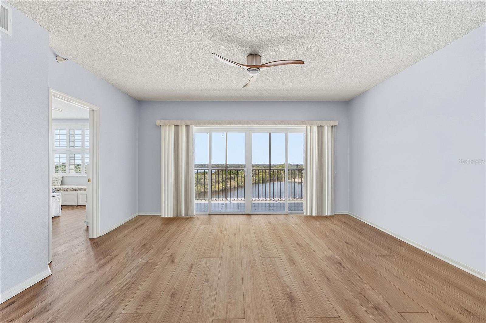 Image 12 of 31 For 6551 Shoreline Drive 6402