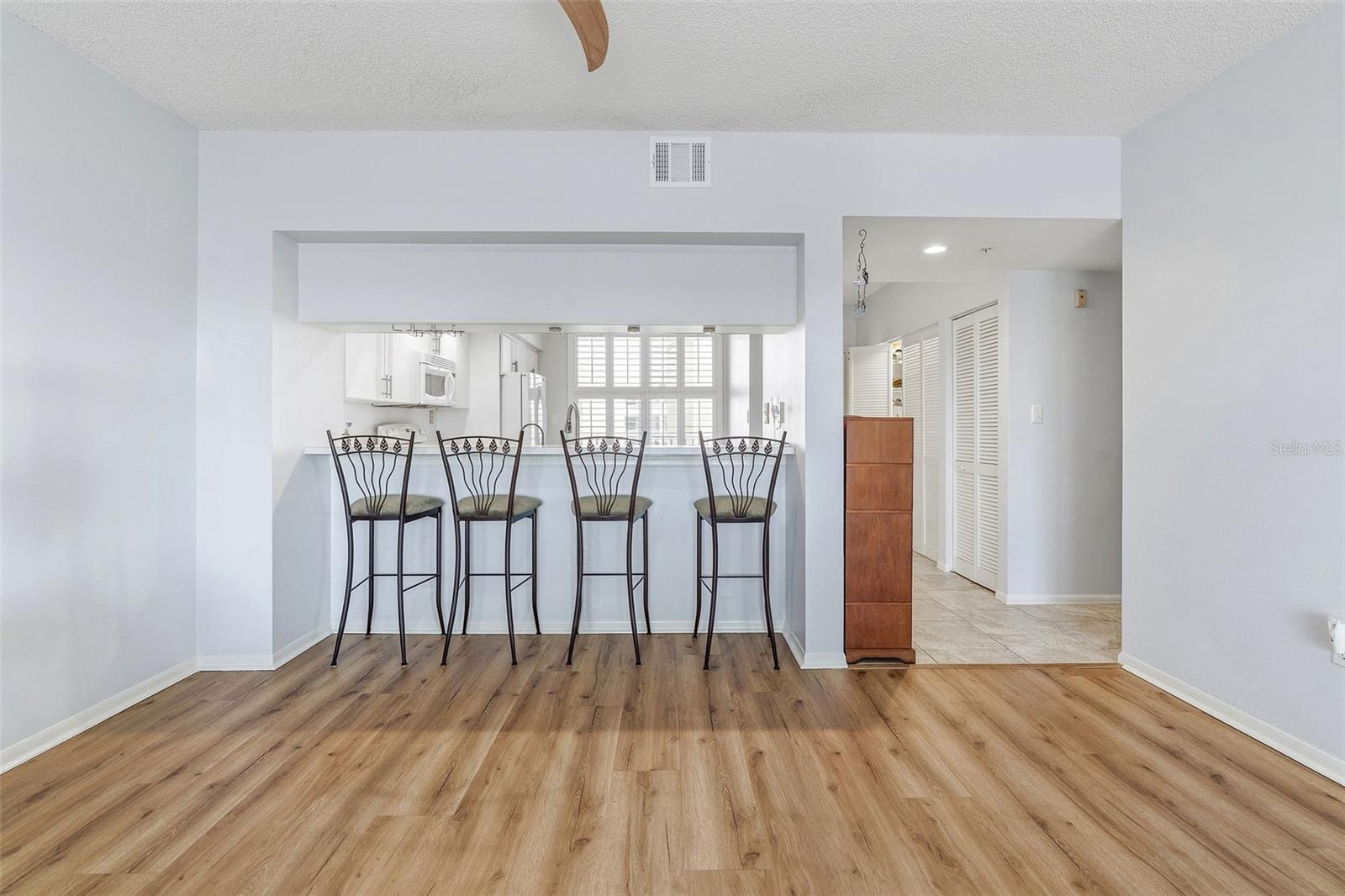 Image 13 of 31 For 6551 Shoreline Drive 6402