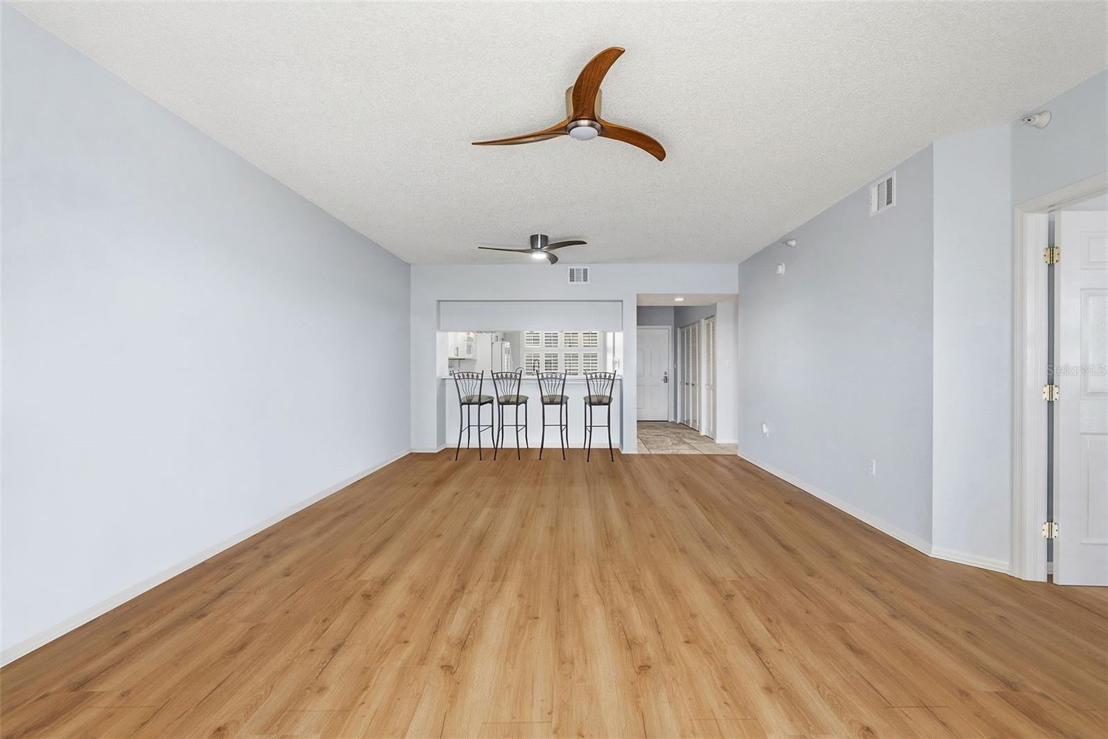 Image 14 of 31 For 6551 Shoreline Drive 6402
