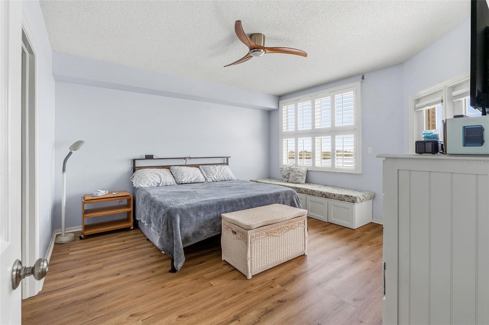 Image 16 of 31 For 6551 Shoreline Drive 6402