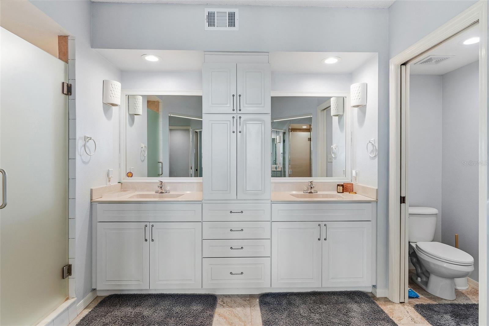 Image 18 of 31 For 6551 Shoreline Drive 6402