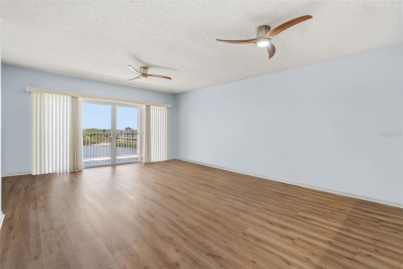 Image 4 of 31 For 6551 Shoreline Drive 6402