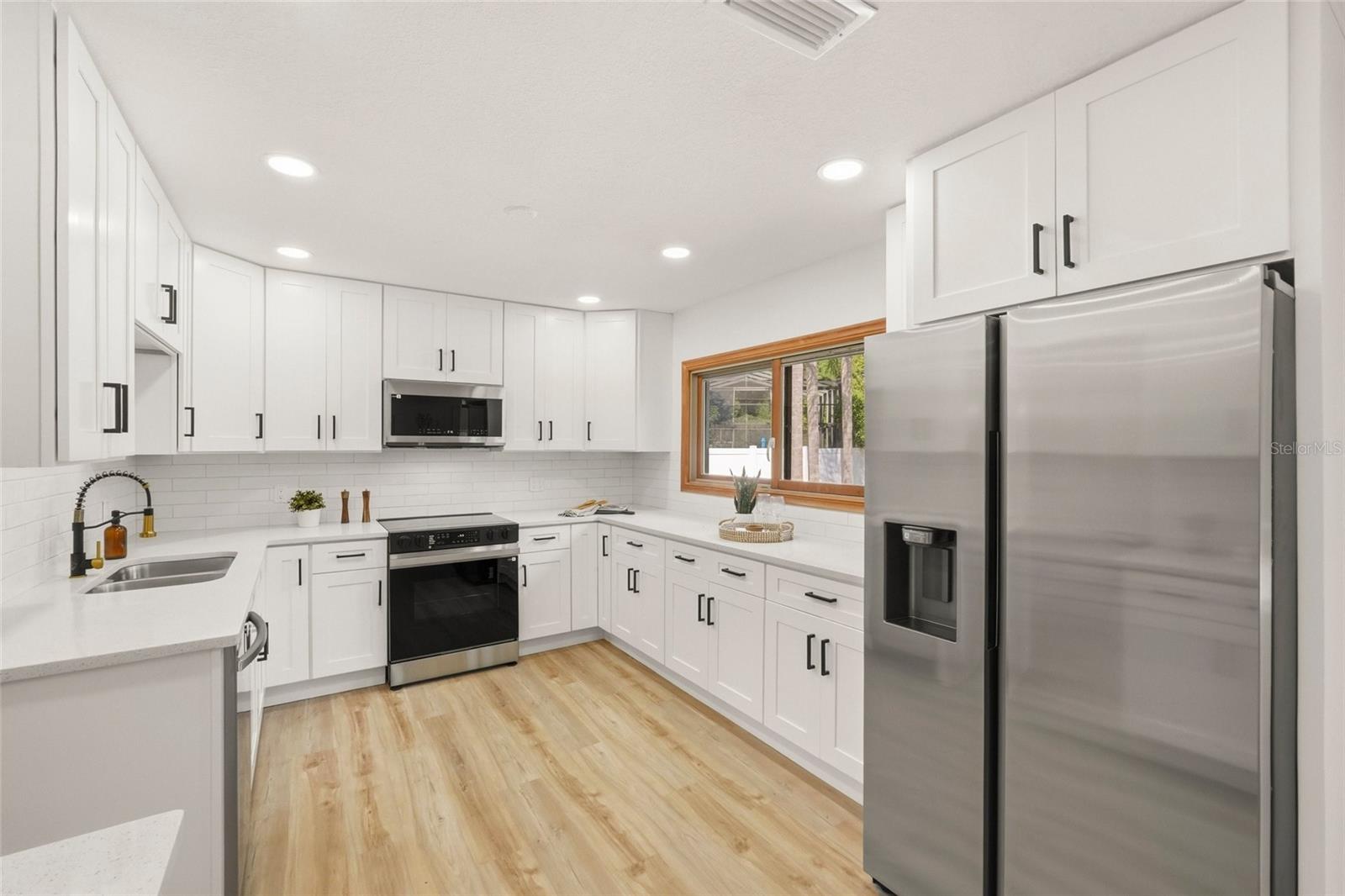 Image 12 of 51 For 17002 Paula Lane