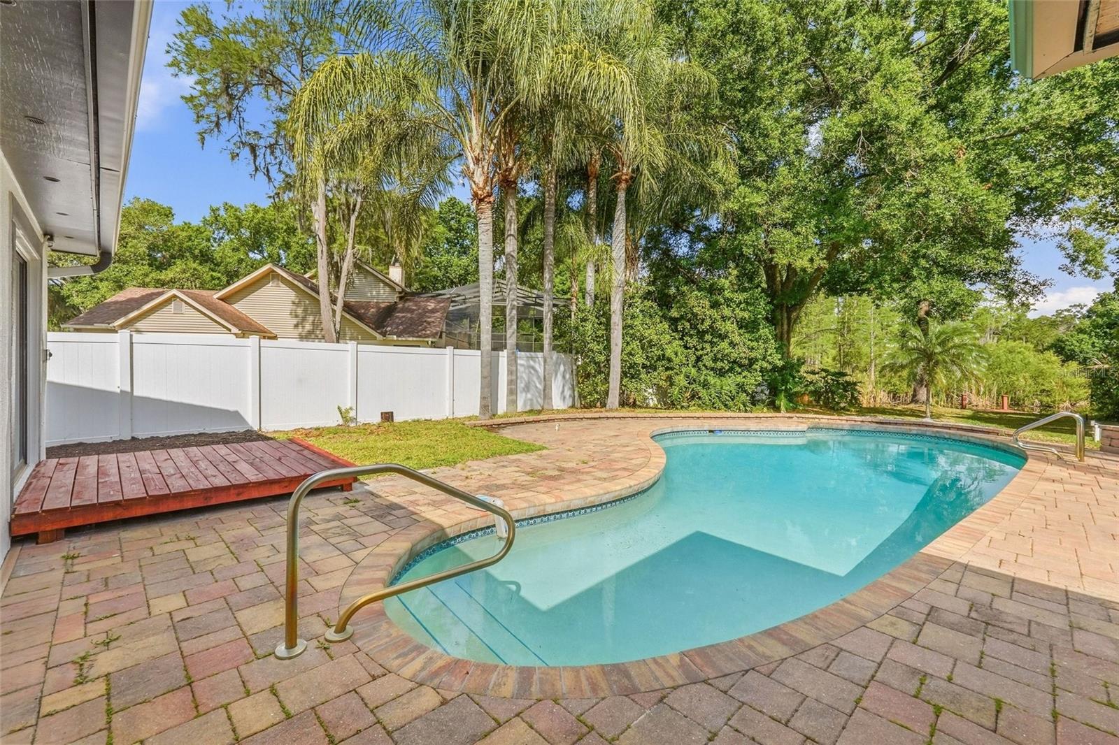 Image 26 of 51 For 17002 Paula Lane