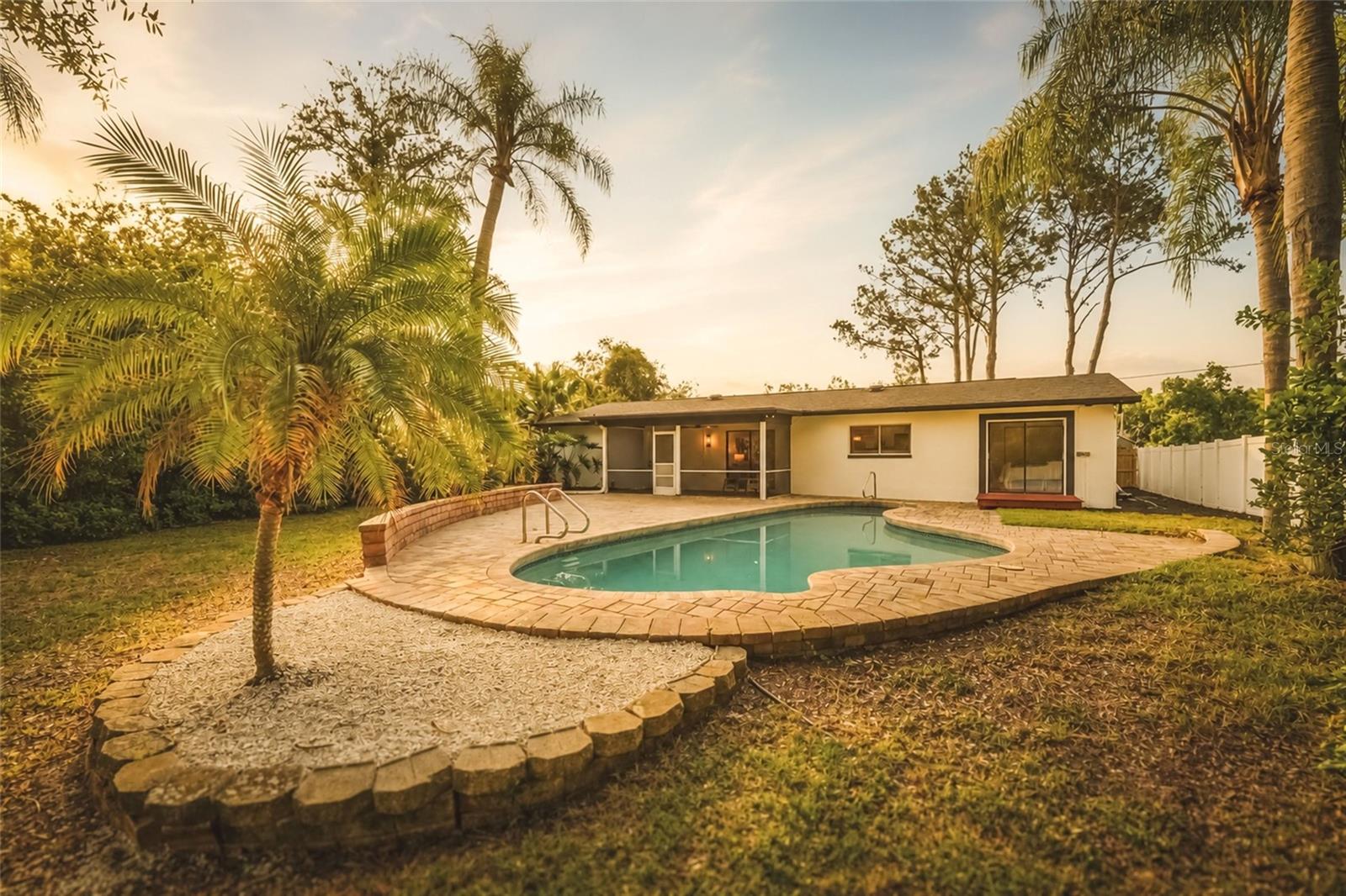 Image 27 of 51 For 17002 Paula Lane