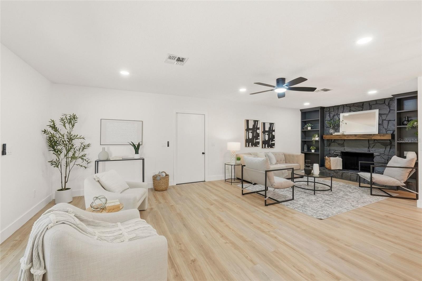 Image 9 of 51 For 17002 Paula Lane