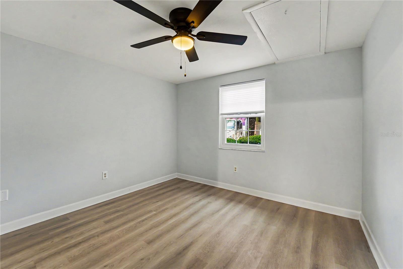 Image 12 of 23 For 4247 Stratford Drive