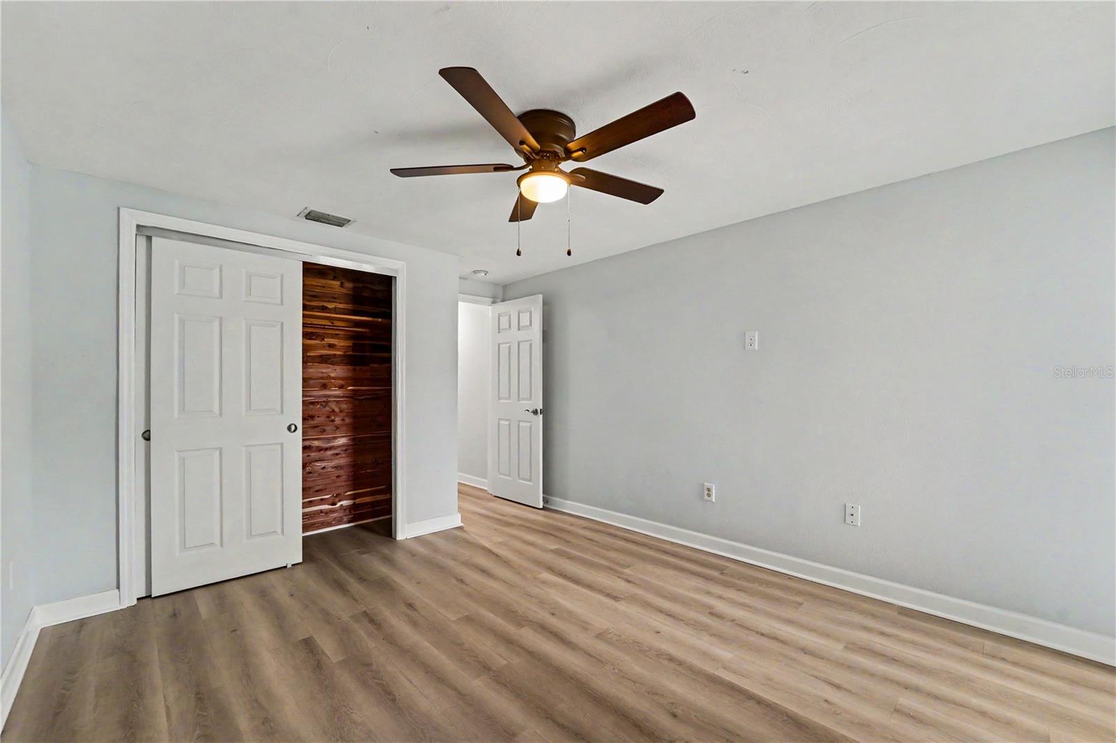 Image 13 of 23 For 4247 Stratford Drive