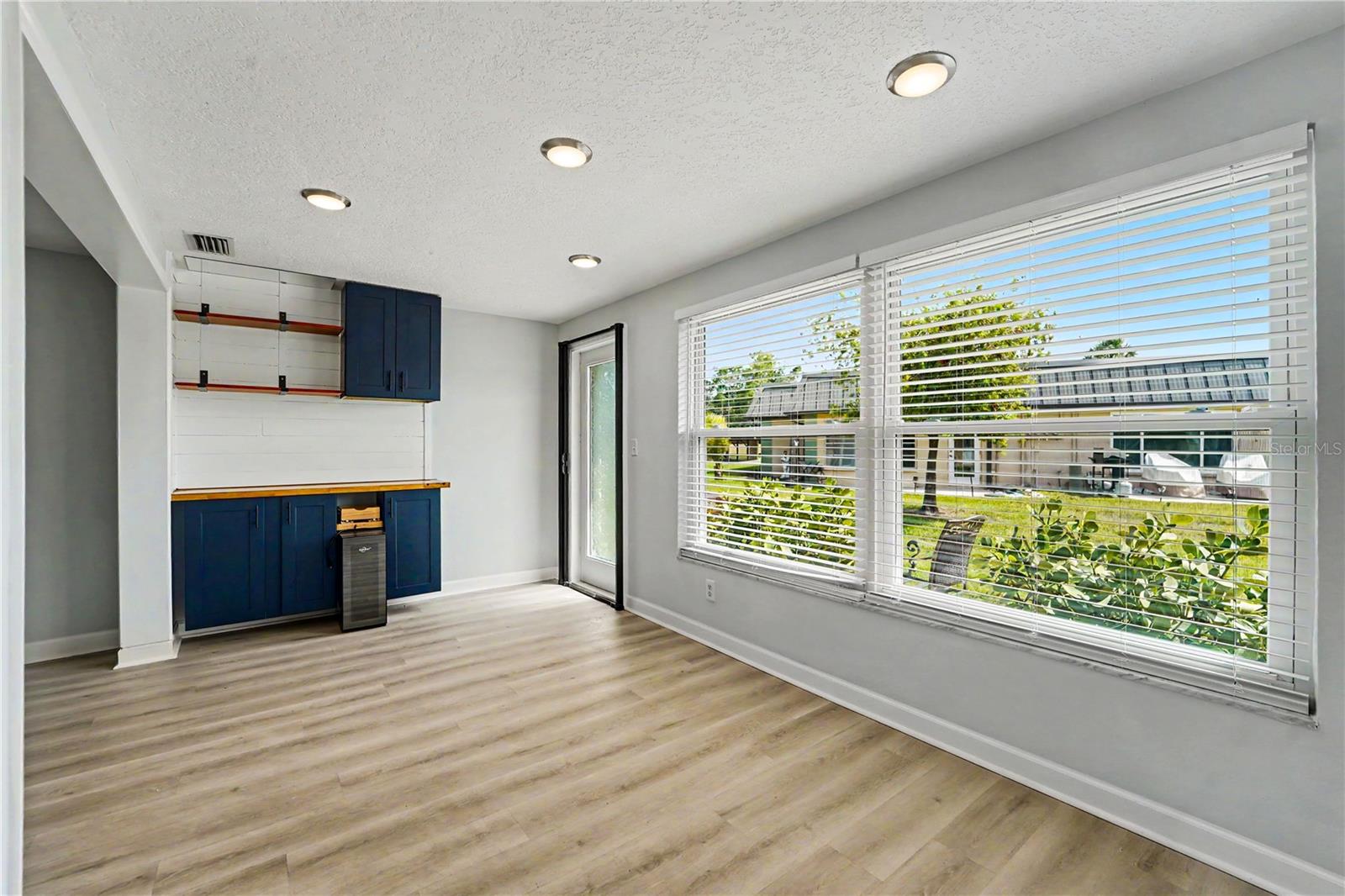 Image 15 of 23 For 4247 Stratford Drive