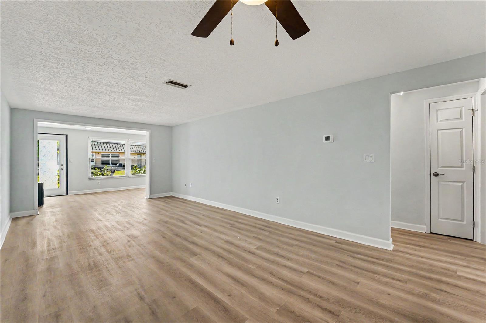 Image 6 of 23 For 4247 Stratford Drive