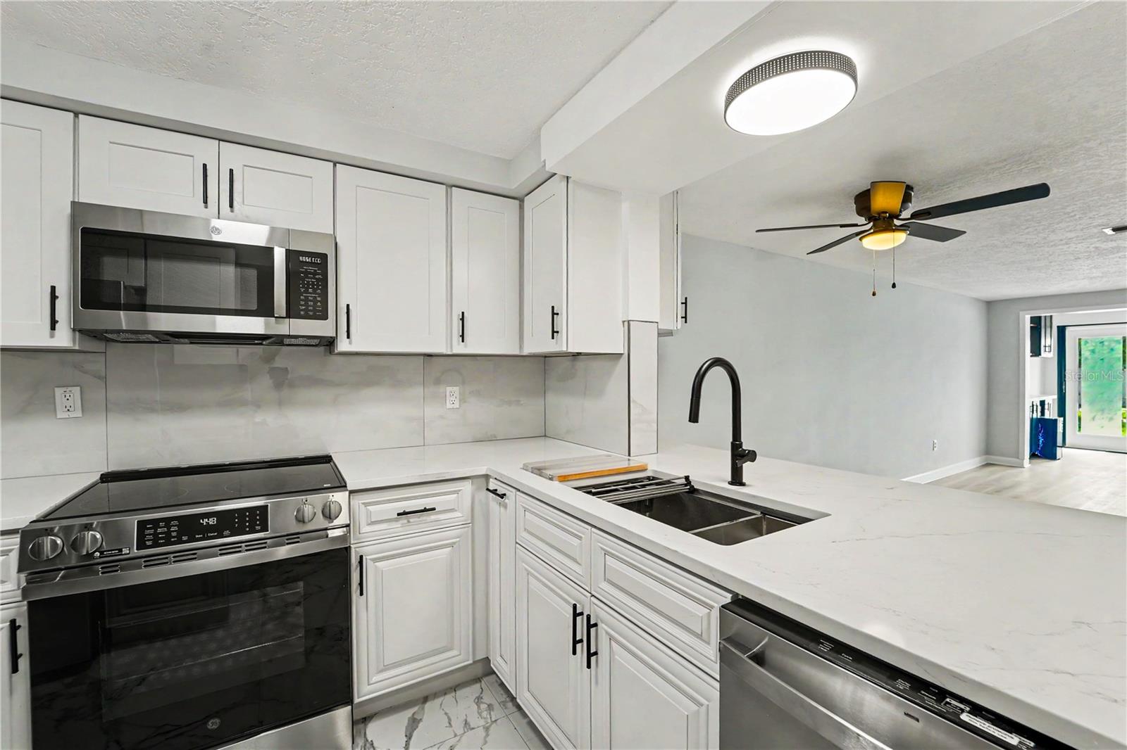 Image 8 of 23 For 4247 Stratford Drive